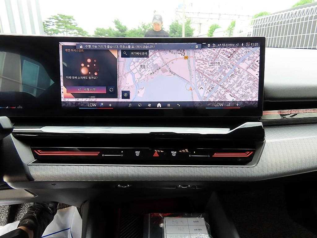 BMW 5-Series — photo 13