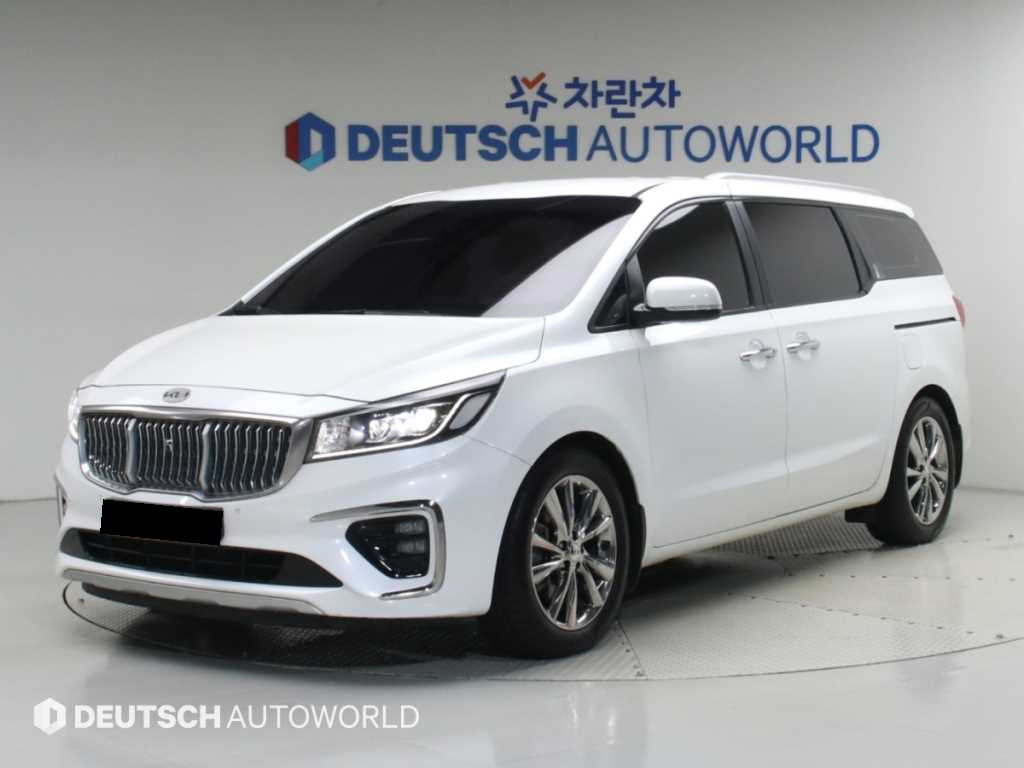Kia Carnival — photo 01