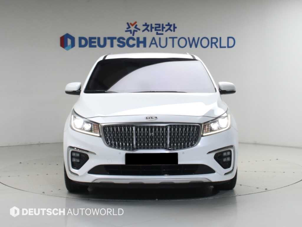 Kia Carnival — photo 03