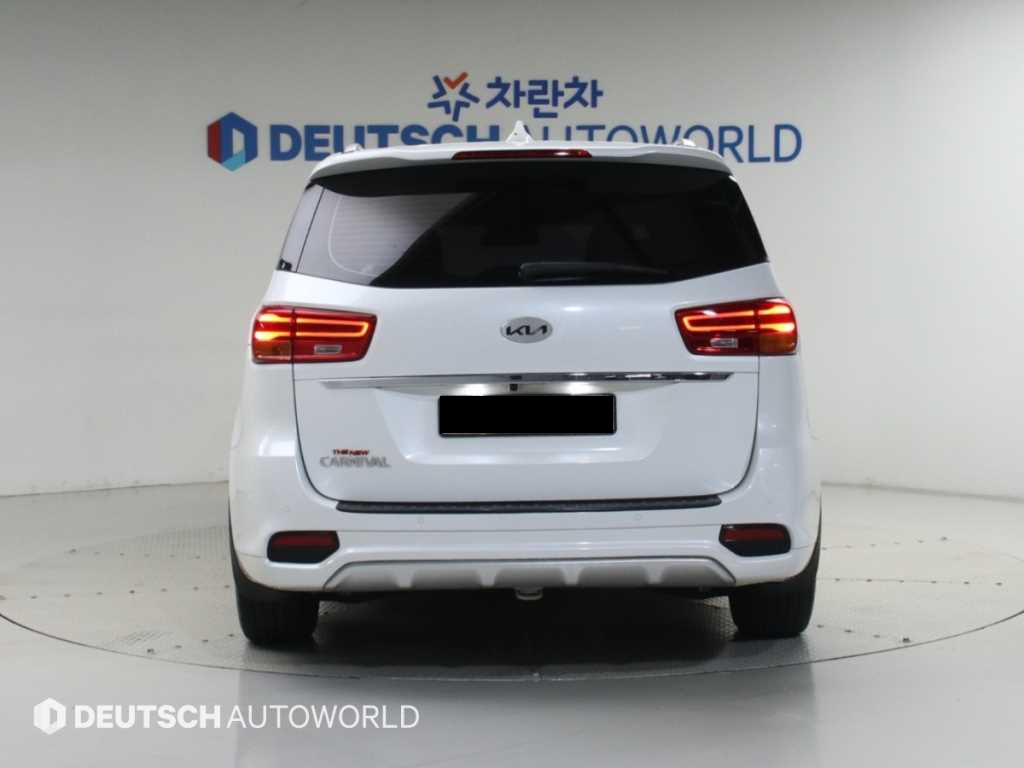 Kia Carnival — photo 04