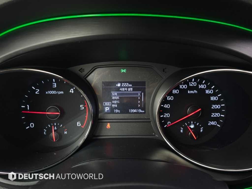 Kia Carnival — photo 08