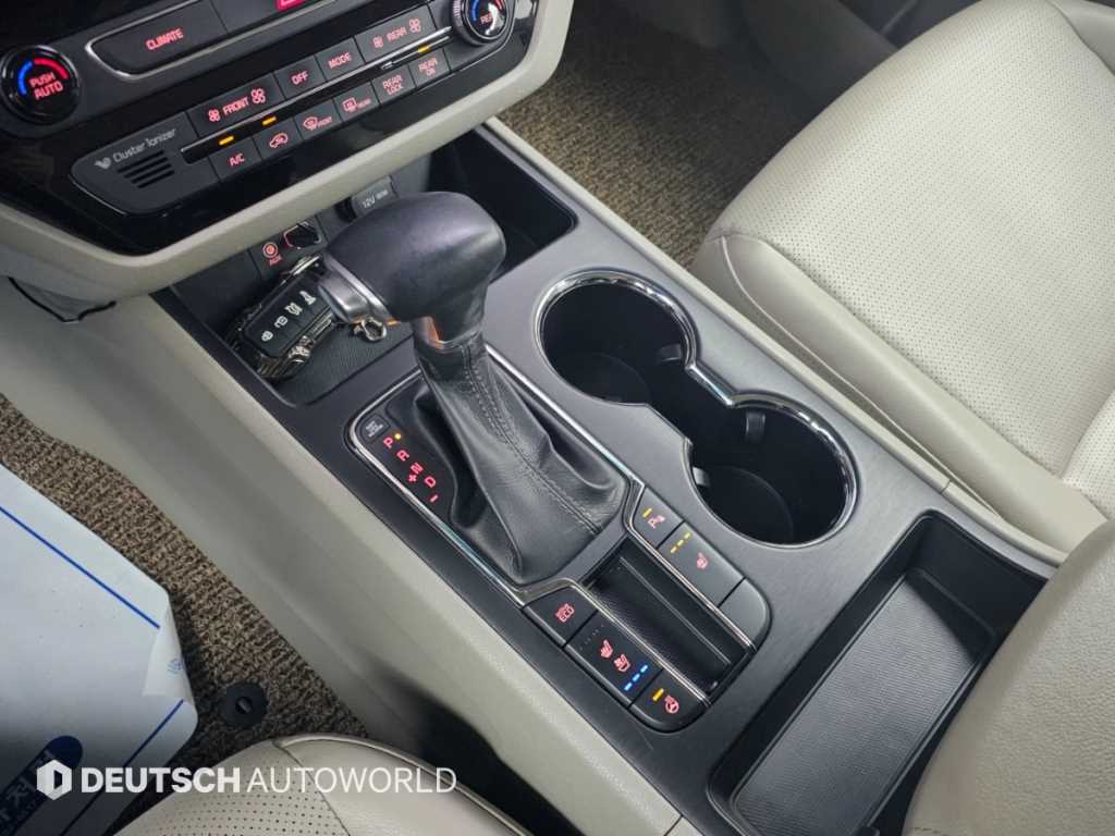 Kia Carnival — photo 09