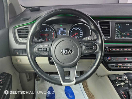 Kia Carnival — photo 13