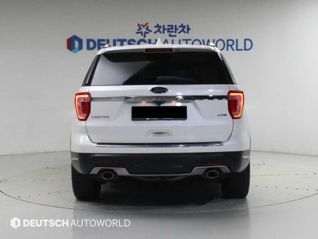 Ford Explorer — photo 04
