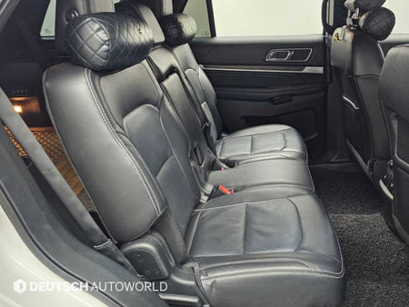 Ford Explorer — photo 12