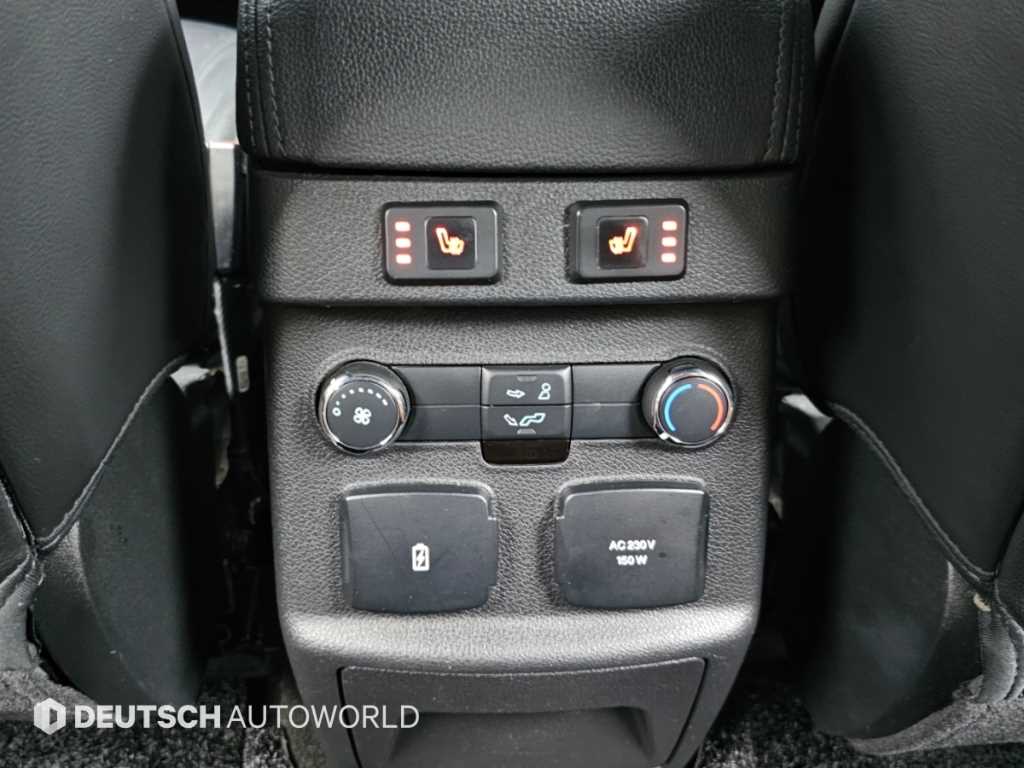 Ford Explorer — photo 16