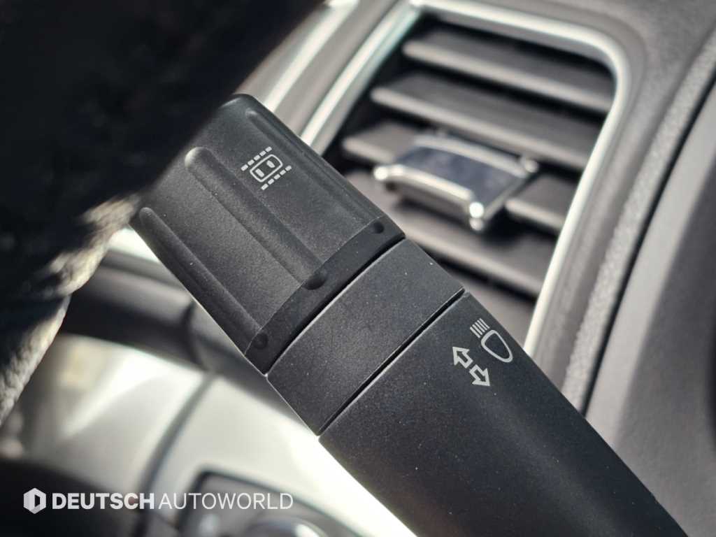 Ford Explorer — photo 17