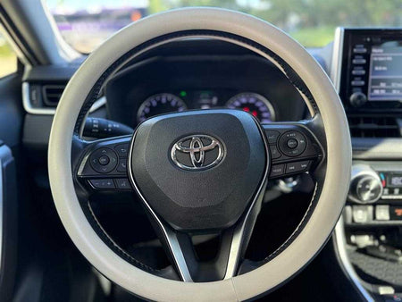 Toyota RAV4 — photo 08