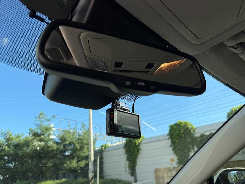 Toyota RAV4 — photo 15