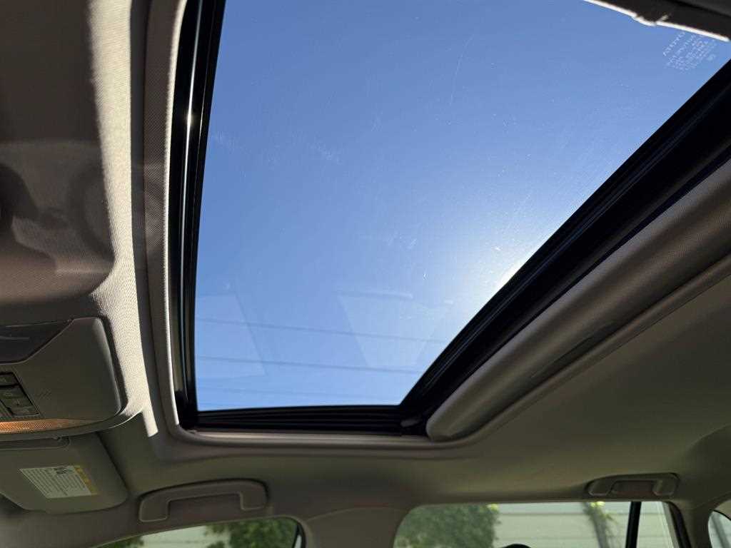 Toyota RAV4 — photo 16