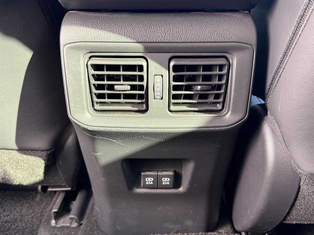 Toyota RAV4 — photo 18