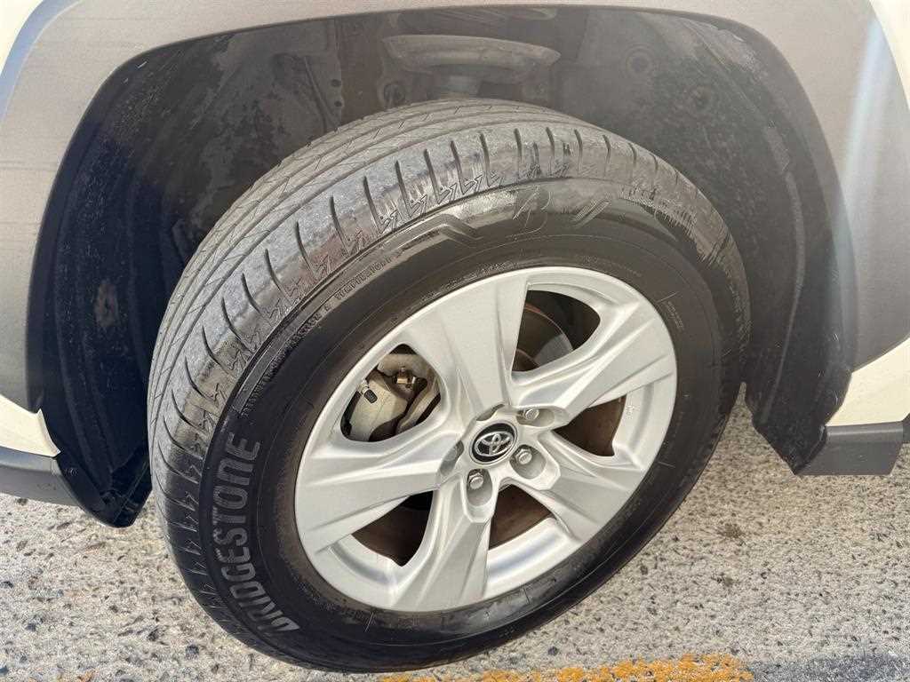 Toyota RAV4 — photo 20