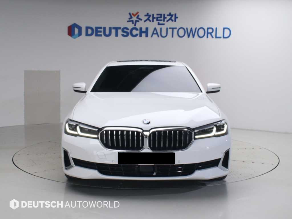 BMW 5-Series — photo 03