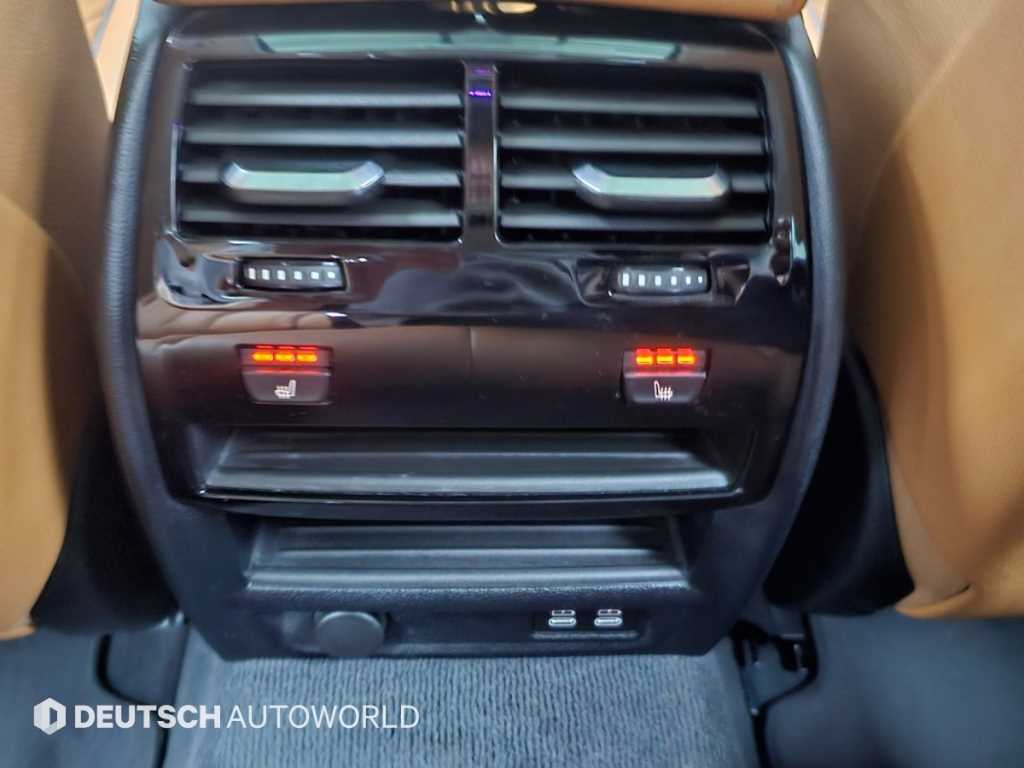 BMW 5-Series — photo 16