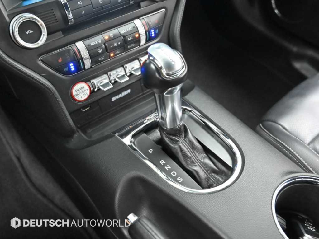 Ford Mustang — photo 09