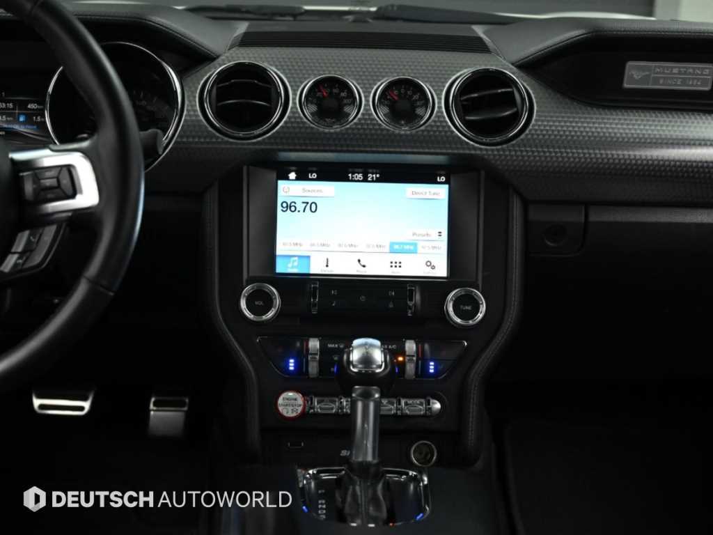 Ford Mustang — photo 14