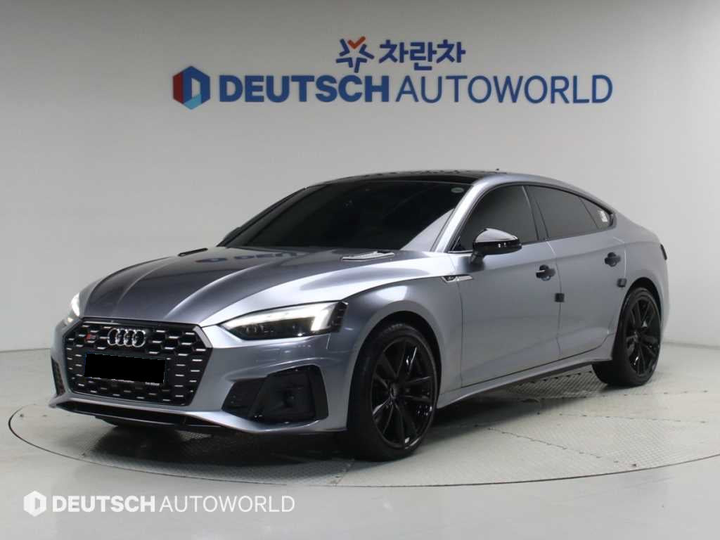 Audi A5 — photo 01