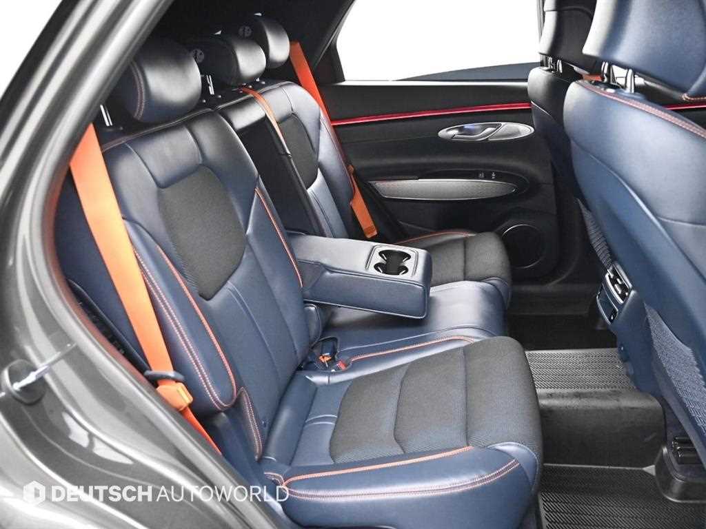 Genesis GV70 — photo 12