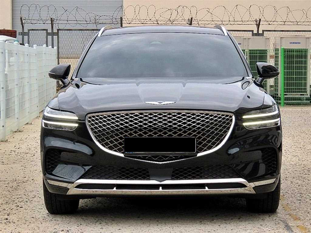 Genesis GV70 — photo 01