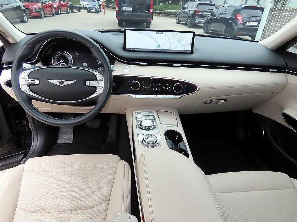 Genesis GV70 — photo 07