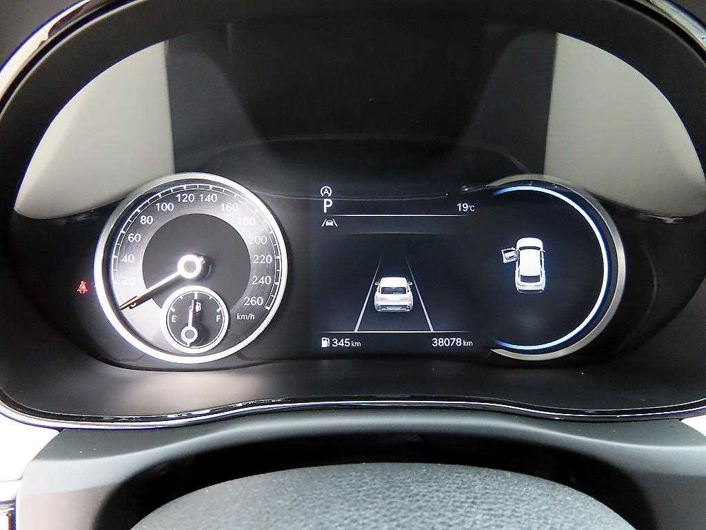 Genesis GV70 — photo 09