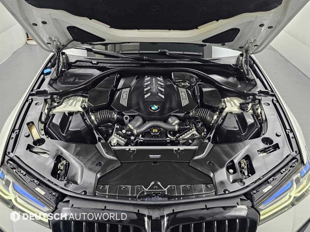 BMW 5-Series — photo 06