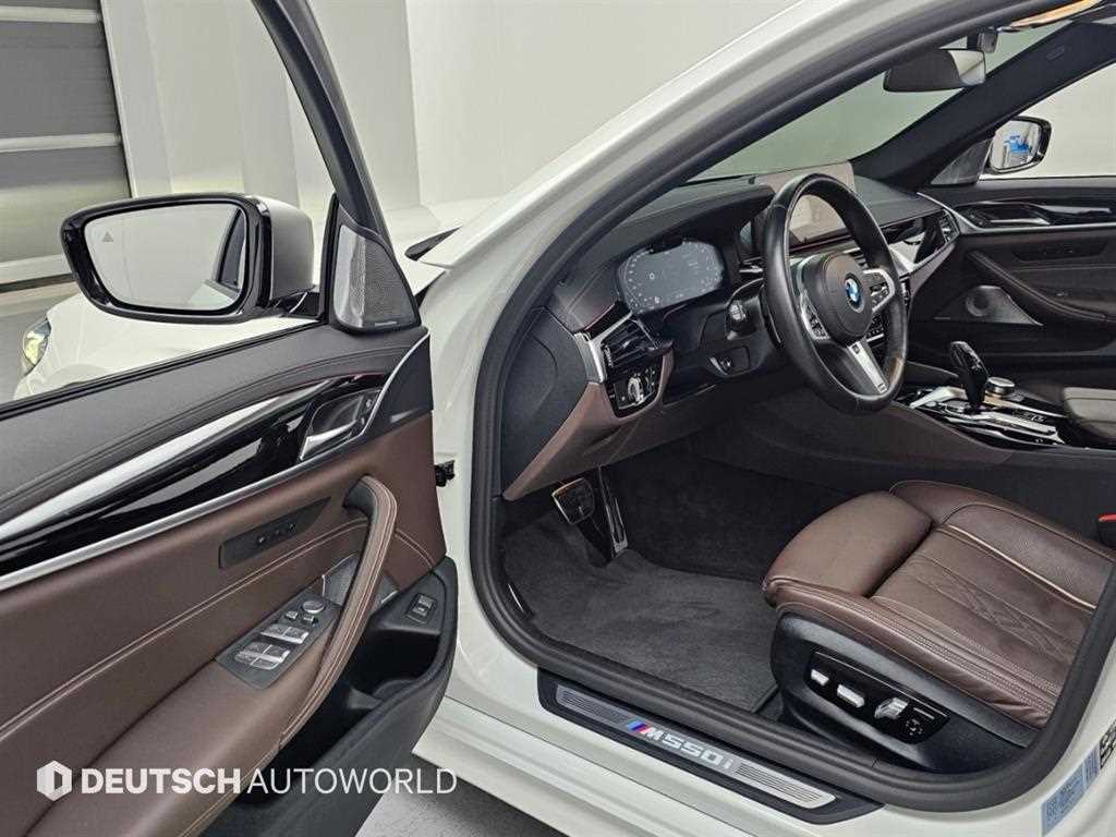 BMW 5-Series — photo 11
