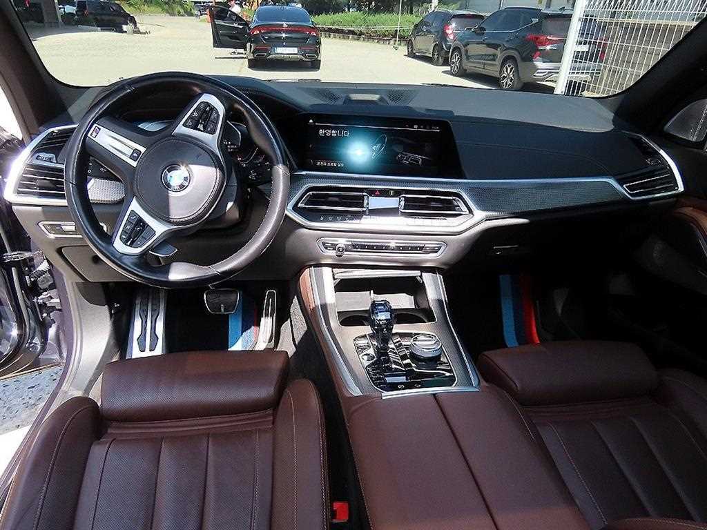 BMW X5 — photo 07