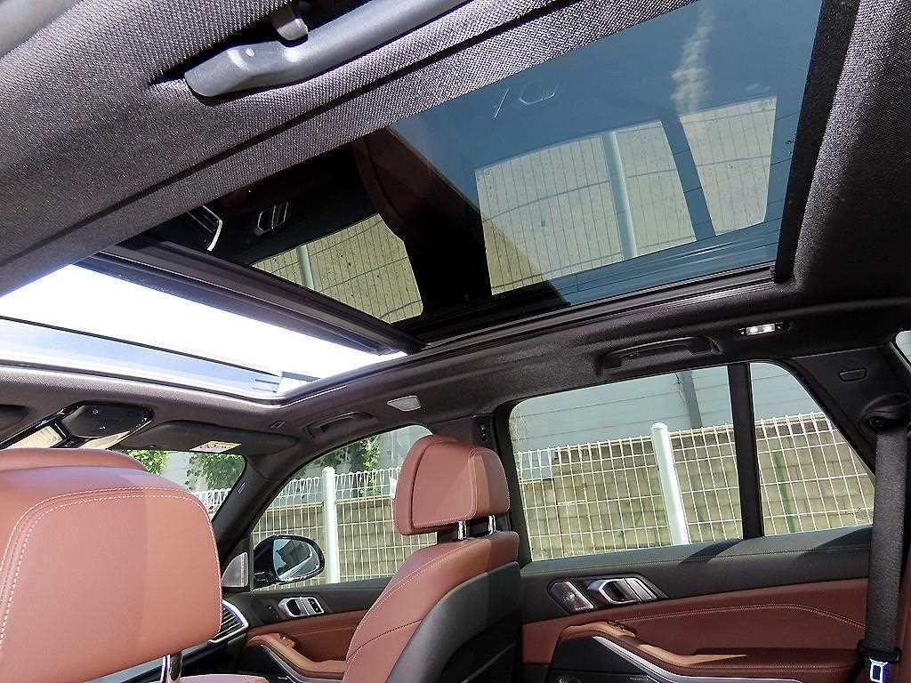 BMW X5 — photo 17