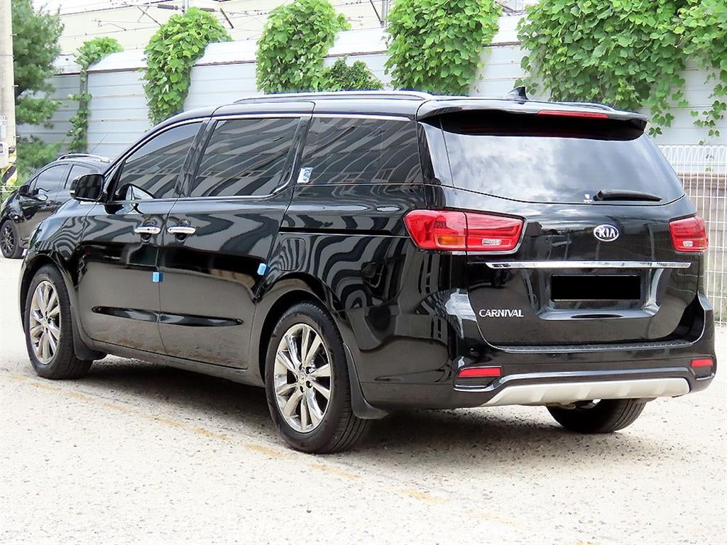 Kia Carnival — photo 03
