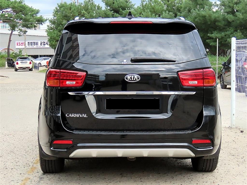 Kia Carnival — photo 04