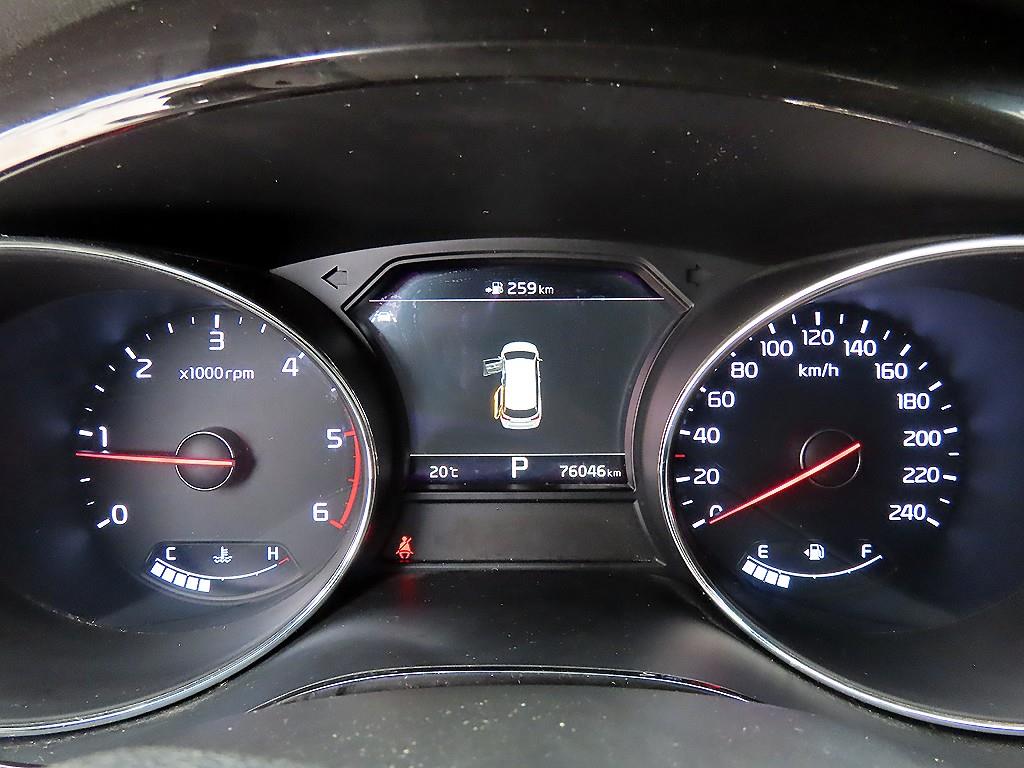 Kia Carnival — photo 10