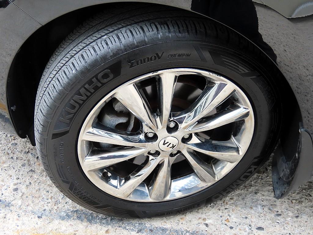 Kia Carnival — photo 20