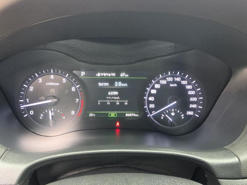Genesis G80 — photo 08