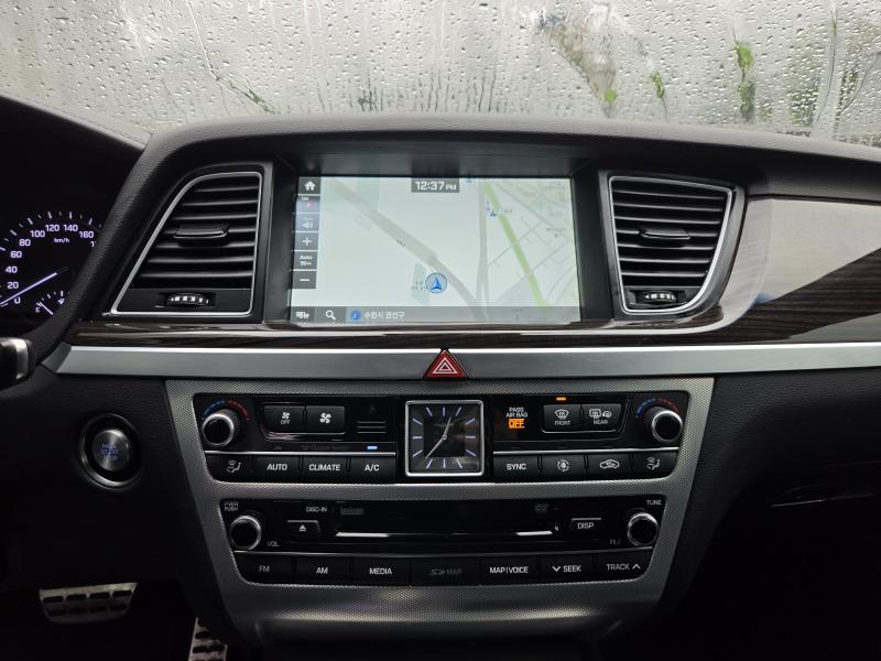 Genesis G80 — photo 10