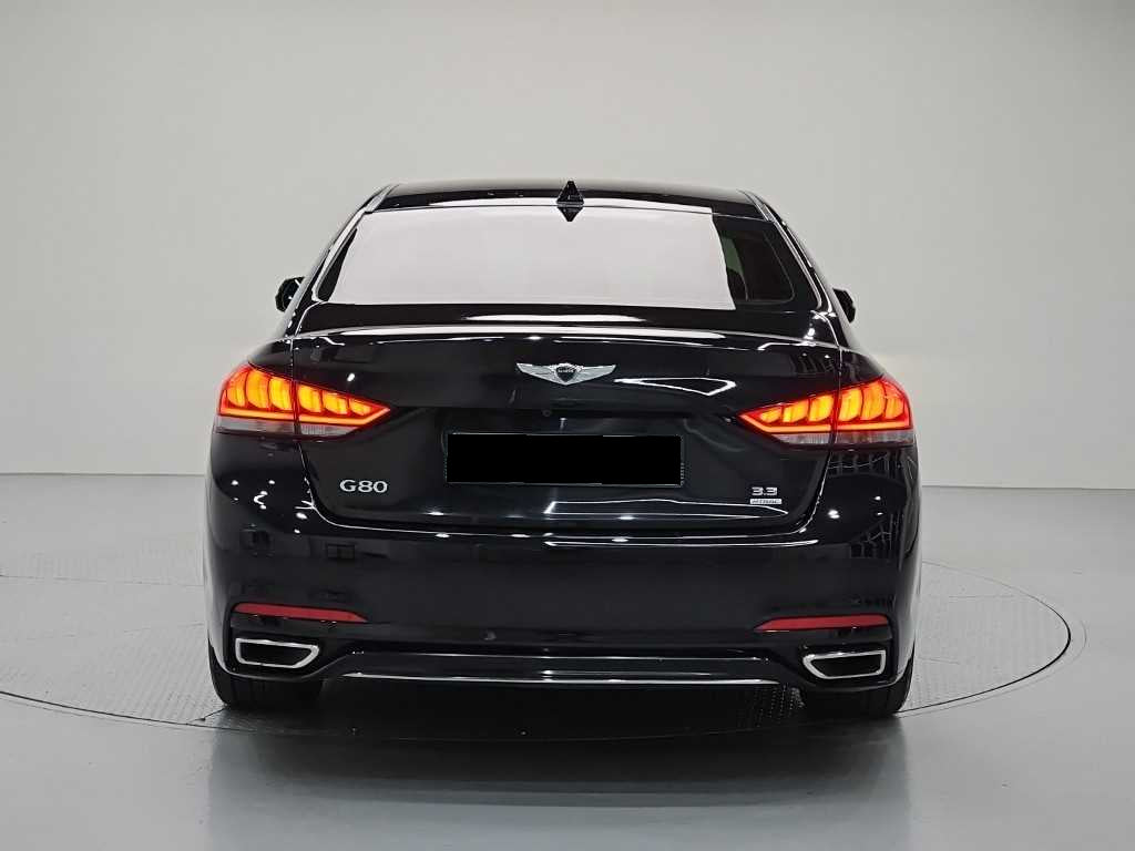 Genesis G80 — photo 03
