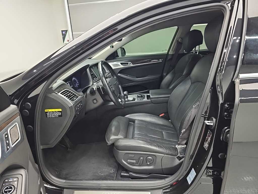 Genesis G80 — photo 11