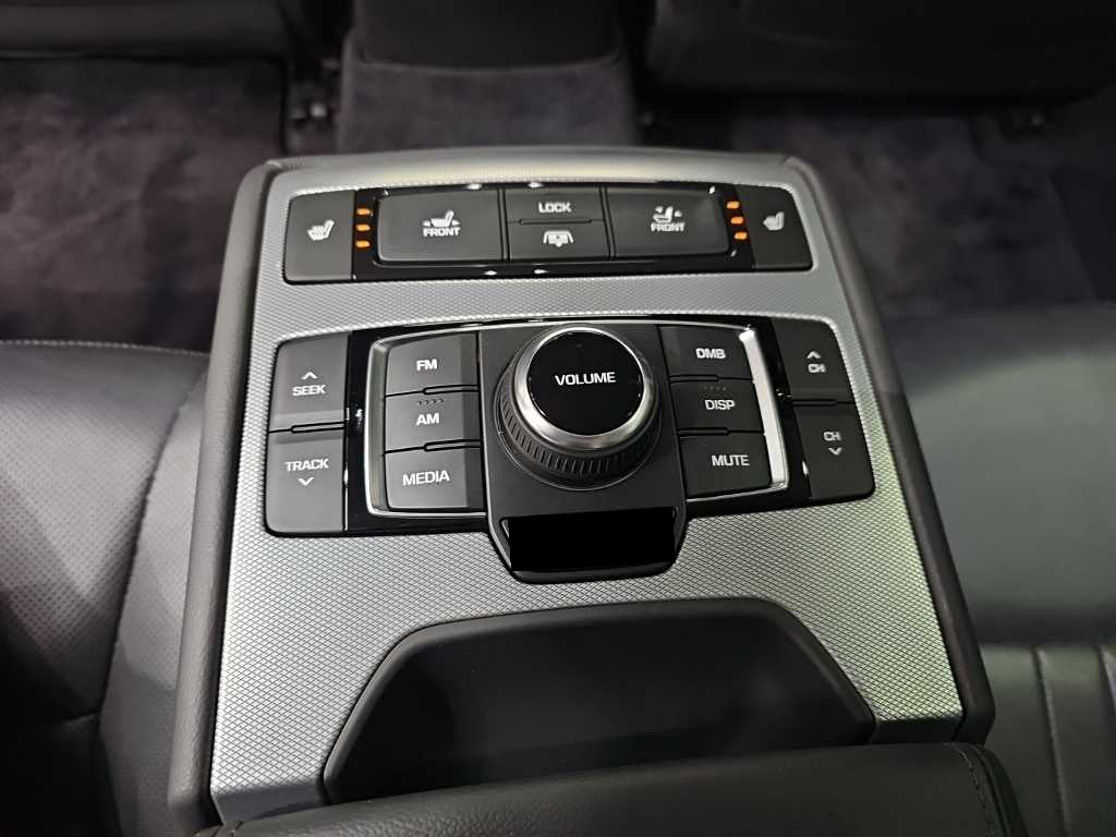 Genesis G80 — photo 15