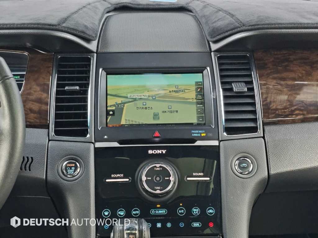 Ford Taurus — photo 14