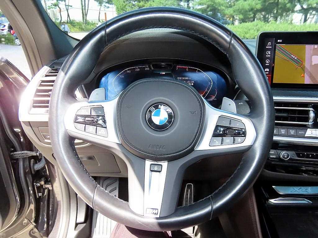 BMW X4 — photo 08