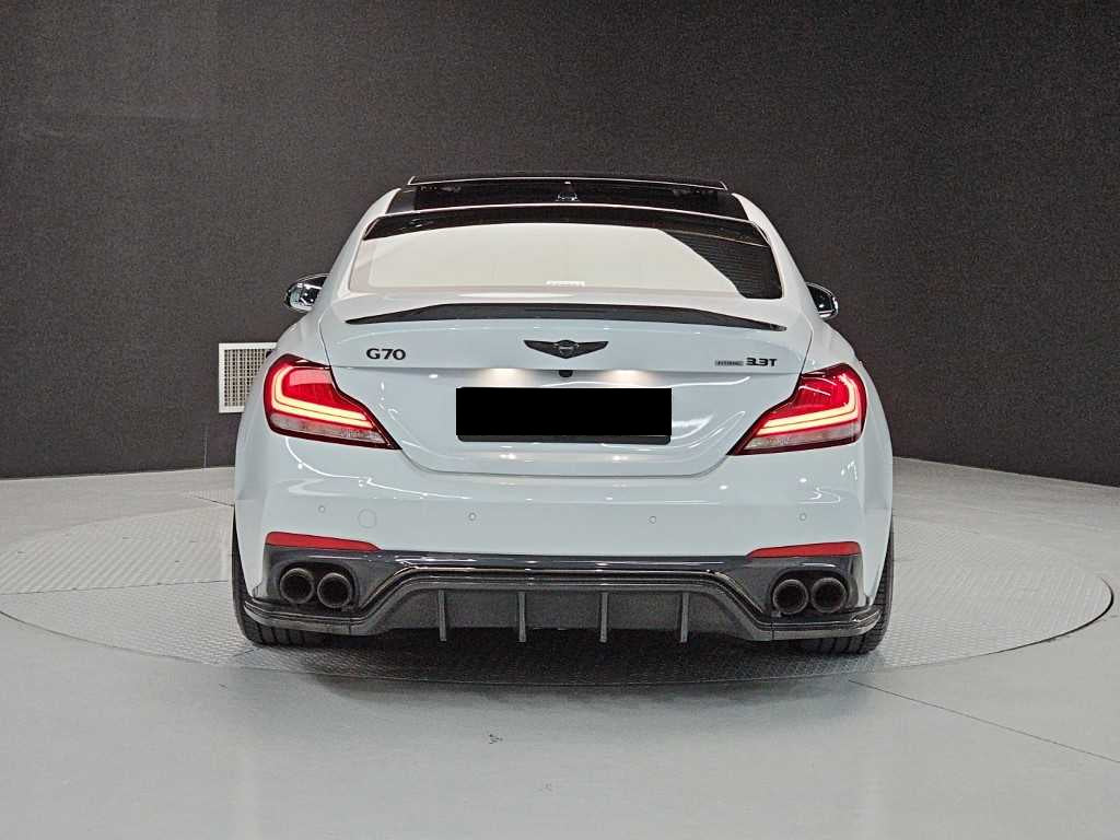 Genesis G70 — photo 03