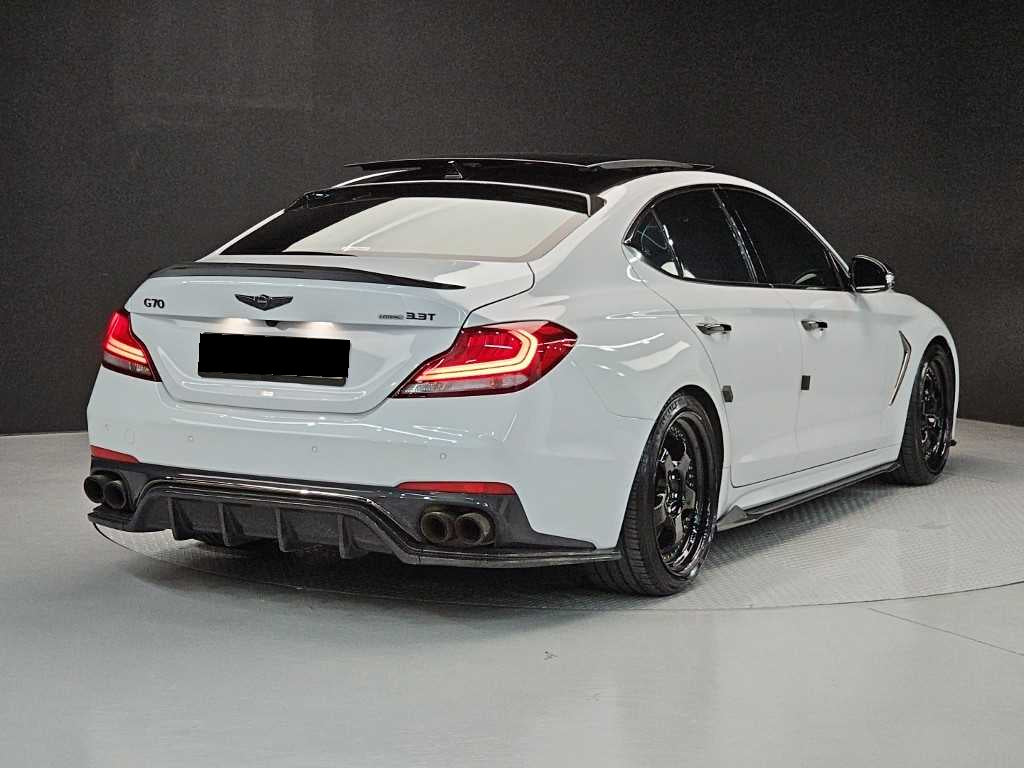 Genesis G70 — photo 04