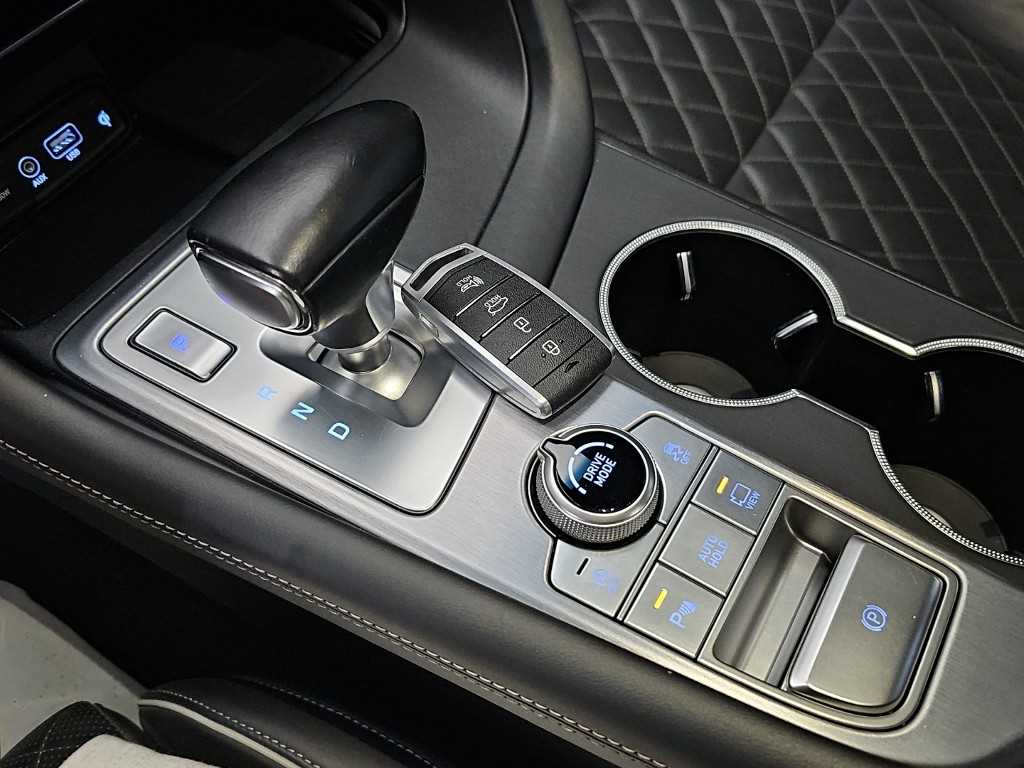Genesis G70 — photo 08