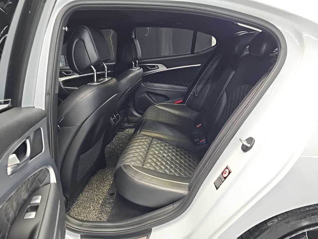 Genesis G70 — photo 12