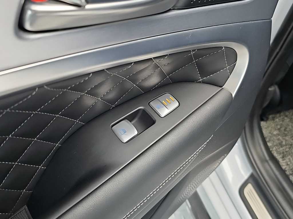 Genesis G70 — photo 13