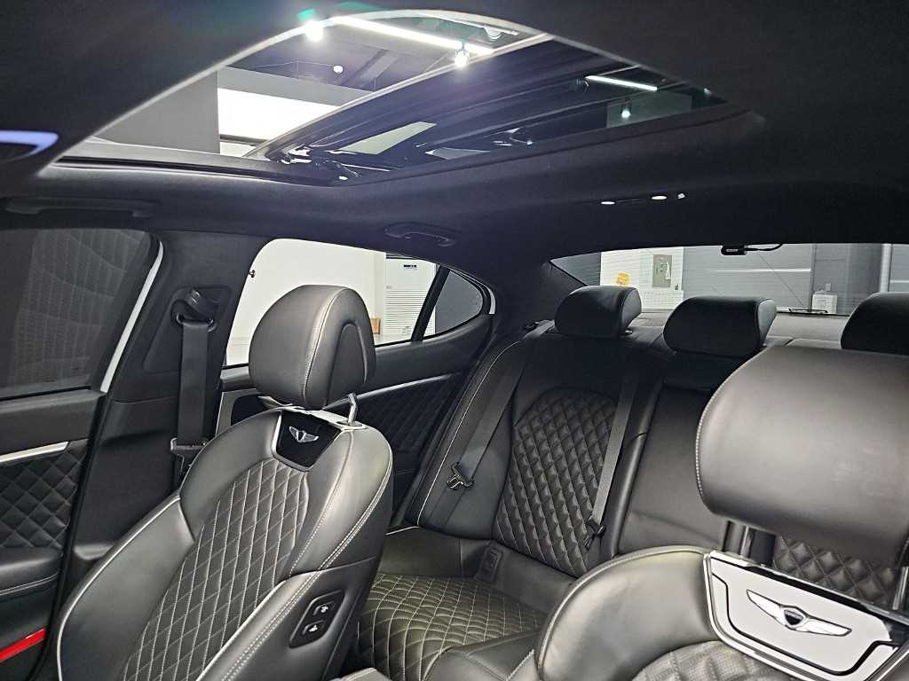 Genesis G70 — photo 15