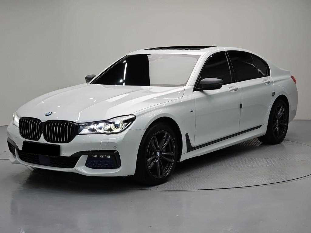 BMW 7-Series — photo 01