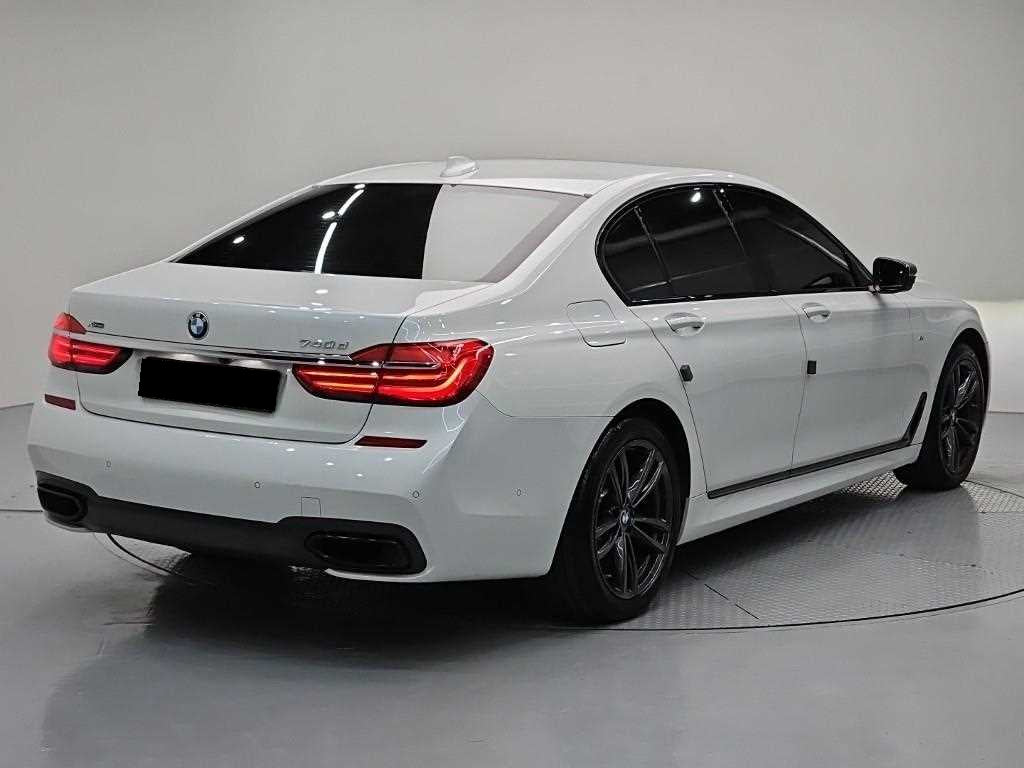BMW 7-Series — photo 04