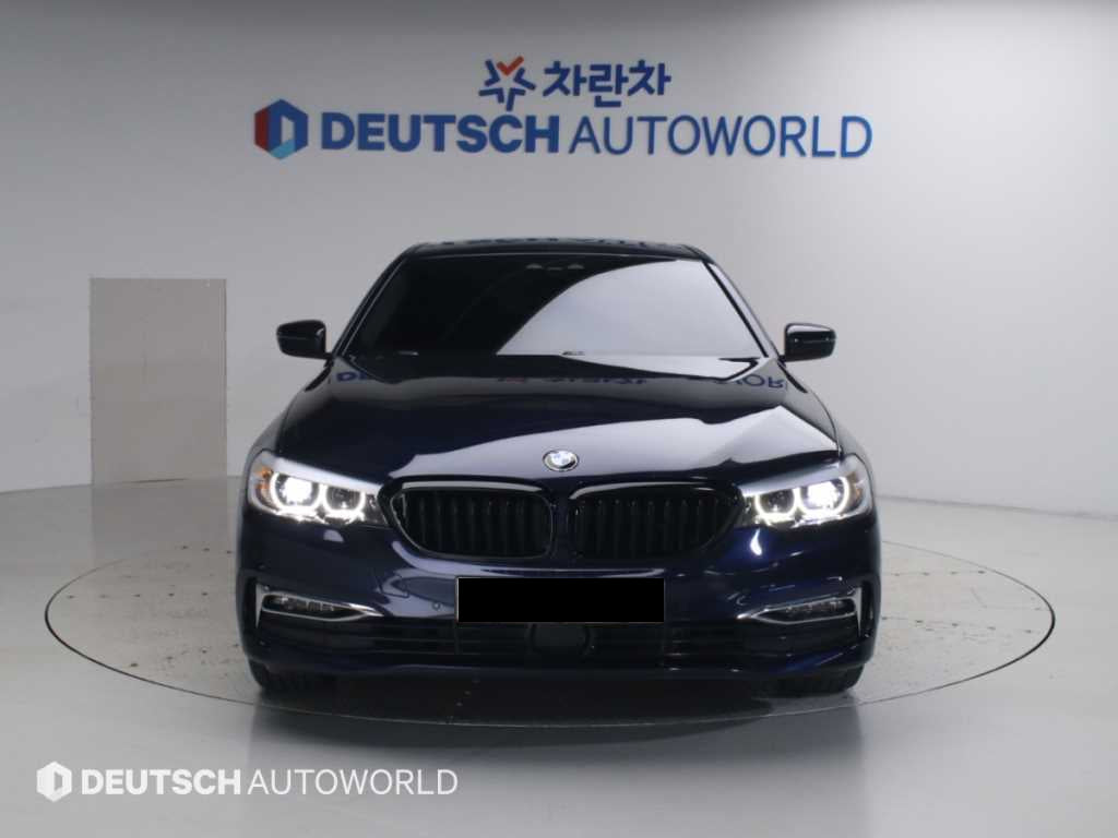 BMW 5-Series — photo 04