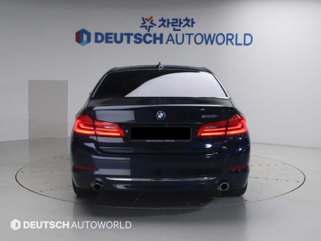 BMW 5-Series — photo 05